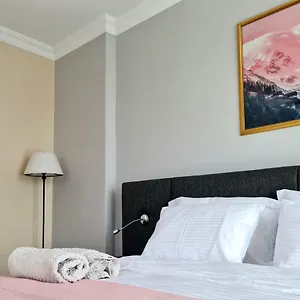  Проживание в семье Budget Tourist